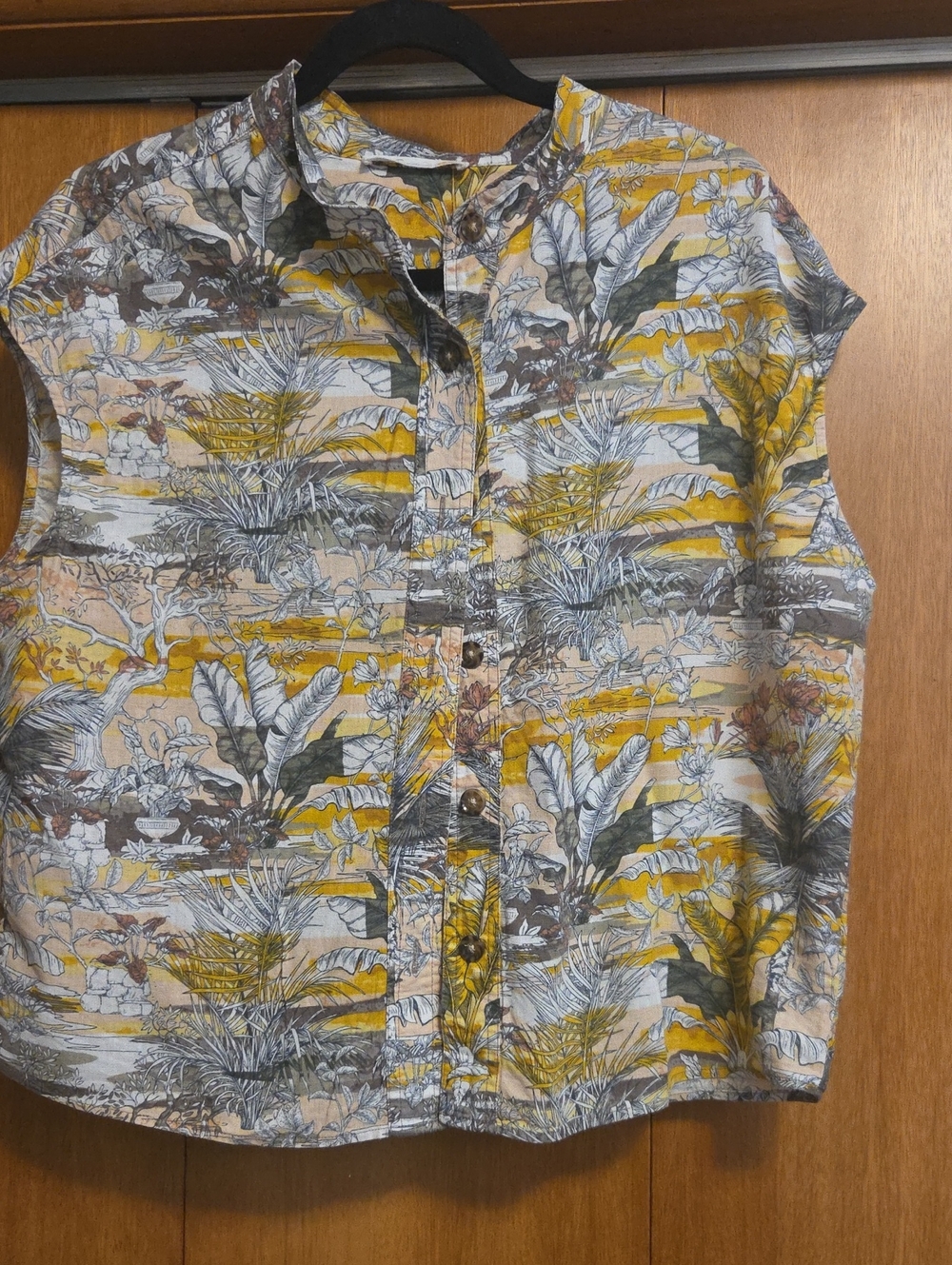 C&C California Yellow, Gray & White Tropical Button-Up Blouse